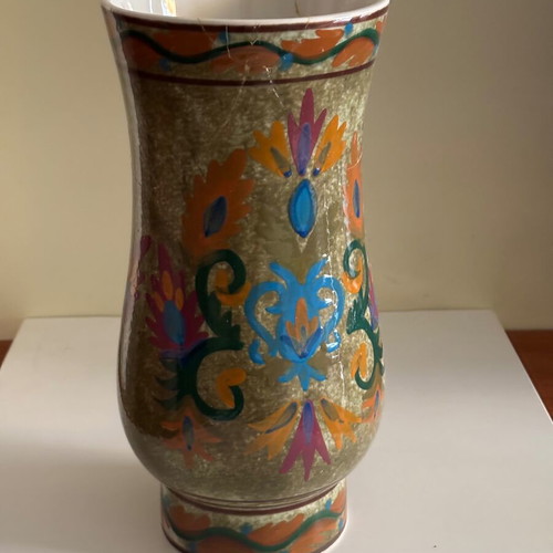 Keramikos vase used collectible with cracks