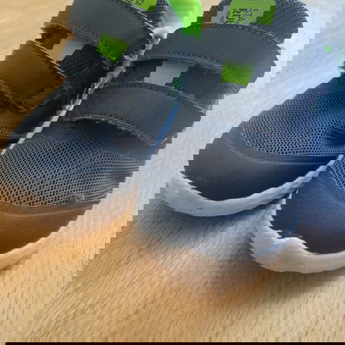 Nike sneakers μεταχειρισμένα, γκρι και πράσινα, μέγεθος 25