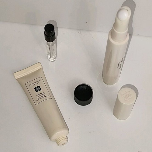 Jo Malone gift set with Nectarine Blossom and Honey and Lime Basil hand cream like new