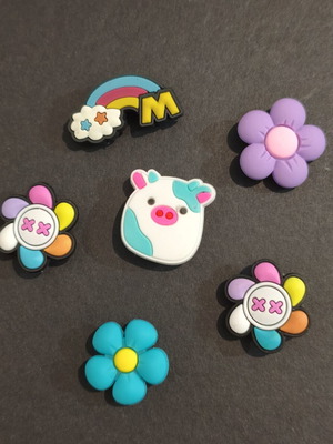 Crocs charms pins Jibbitz set like new, colorful turquoise