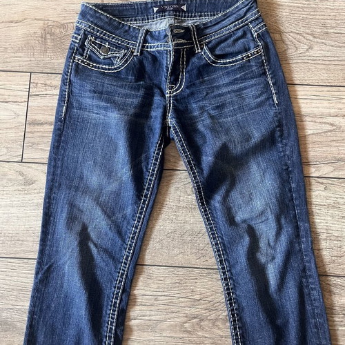 Y2K Capris Size S/M Like New with Detailed Back Pockets