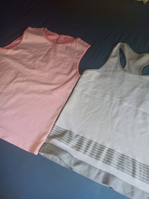 Dry fit sports tops like new, pack of 2 pieces