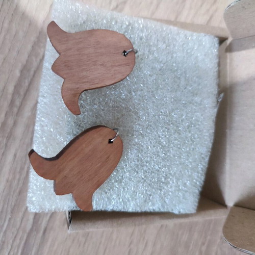 Wooden earrings flower-shaped new