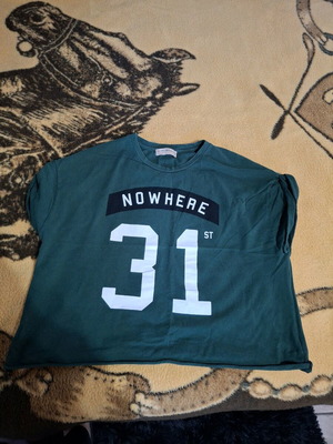 Short-sleeve t-shirt like new, size S