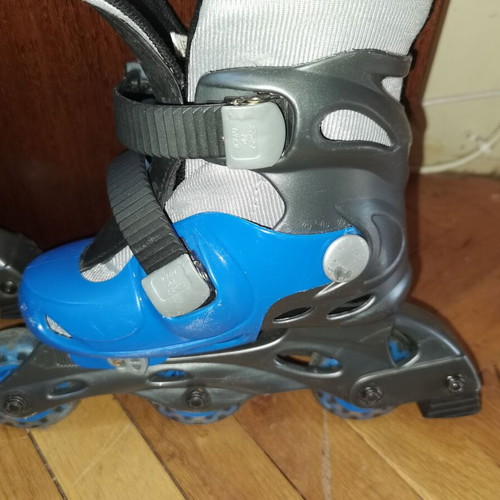 Children's blue rollers used, size about 29-32