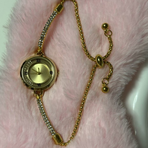 Gold elegant women's wristwatch