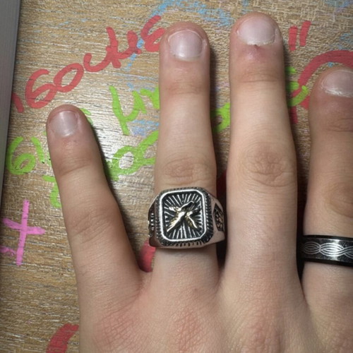 Ring with eagle design like new, small, metal, gray