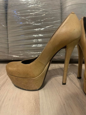 High-heeled shoes used, cigar color, 14 cm heel, size 37 Made In Italia