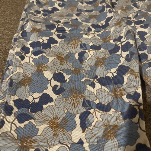 Floral pants size M 38 10 like new, blue
