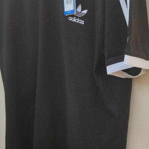 Adidas Originals T-shirt black, like new, size L