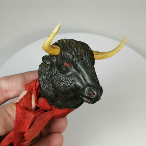 Spanish plastic bottle stopper with bull head vintage, used