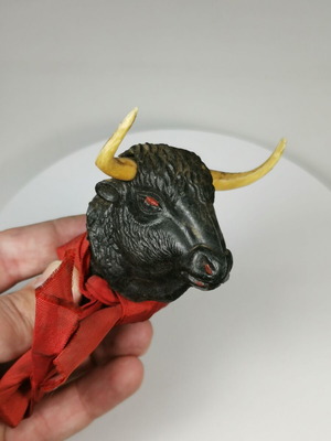 Spanish plastic bottle stopper with bull head vintage, used
