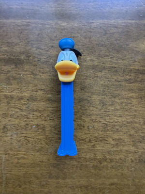 Pez dispenser Donald Duck like new