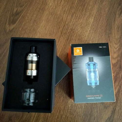 Electronic cigarette devices like new, set of 12 atomizers with batteries