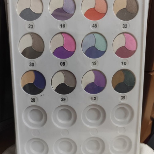Eyeshadow palette tester sealed, 12 triple shadows, 36 colors
