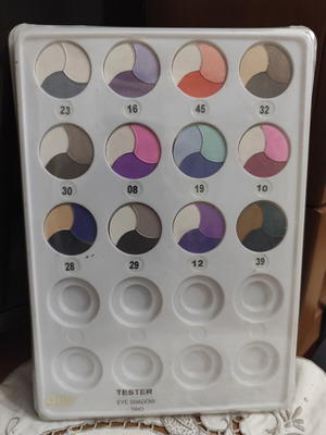 Eyeshadow palette tester sealed, 12 triple shadows, 36 colors