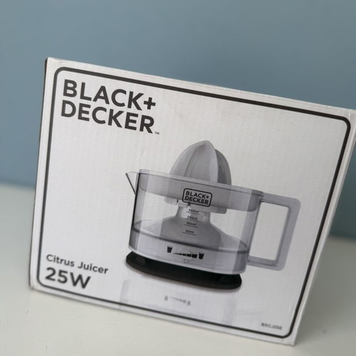 Black+Decker electric juicer 25W with 350ml container, new