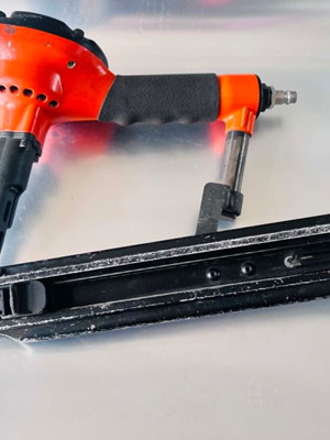 KMR Pneumatic Wood Nail Gun used, 25 Degree Angled Nails
