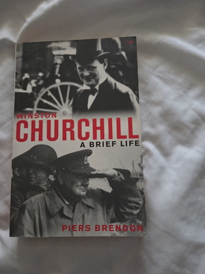 Churchill: A Brief Life μαλακό εξώφυλλο σαν καινούριο