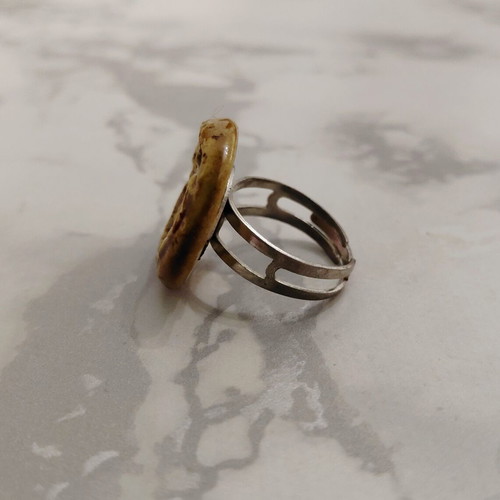 Vintage women's ring from the 1970s, used