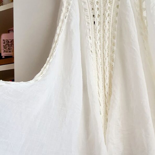 Dress new, white, airy and comfortable, size S-M