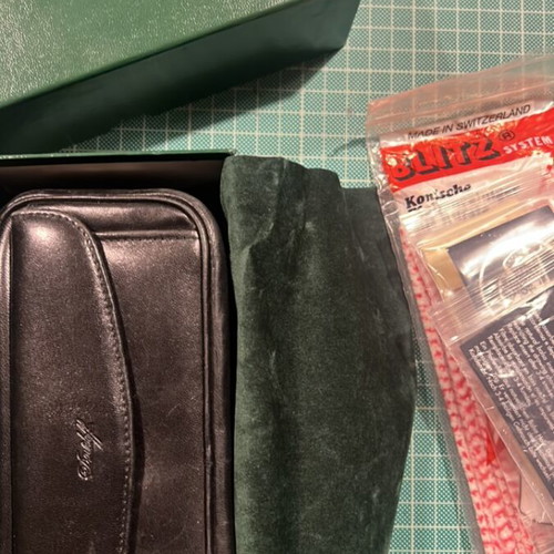 Davidoff pipe case for 2 pipes used, black leather