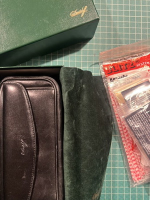 Davidoff pipe case for 2 pipes used, black leather