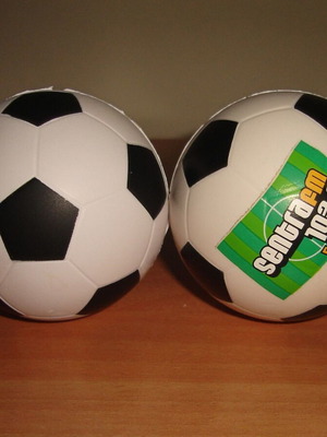 Stress ball like new, pack of 2 anti stress balls with Sentra FM logo
