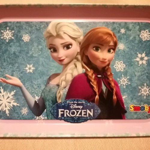 Frozen Disney playset with tray, teapot and cups like new