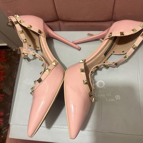 Pink pumps with studs like new size 41