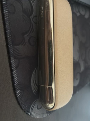 Iqos electronic cigarette device
