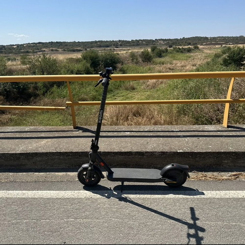 Xiaomi Elite electric scooter with broken fender, like new
