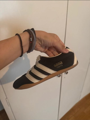 Adidas Tokyo ballet shoes like new, size 38, black and white