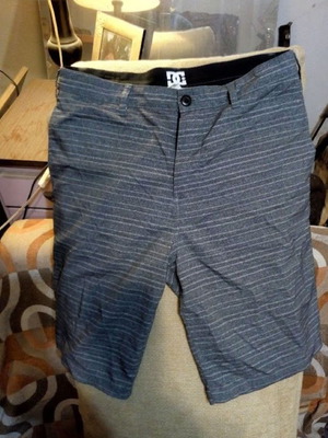 DC Shoes Men's Striped Hybrid Board Shorts like new, size 31