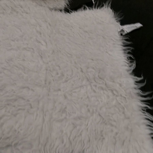 Bedroom rugs like new, flokati style, white, set of two