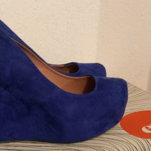 Exe platform shoes new, electric blue suede, size 39