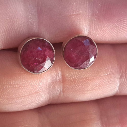 Silver Earrings 925 with 5mm Rubies new, elegant studs