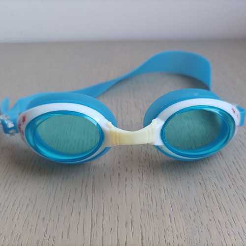 Children's swimming goggles blue like new