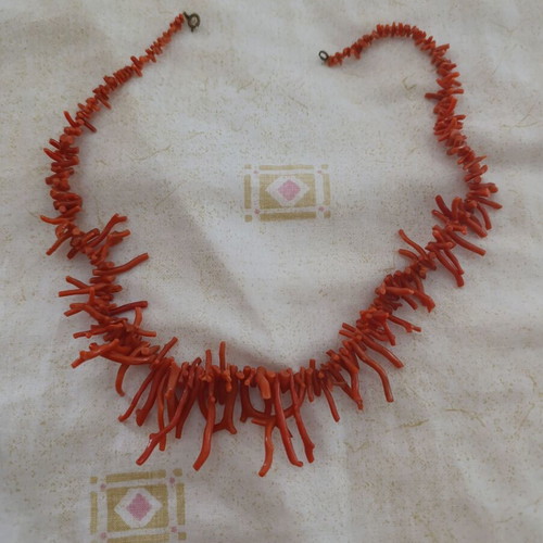 Mediterranean Precious Coral Necklace like new, red