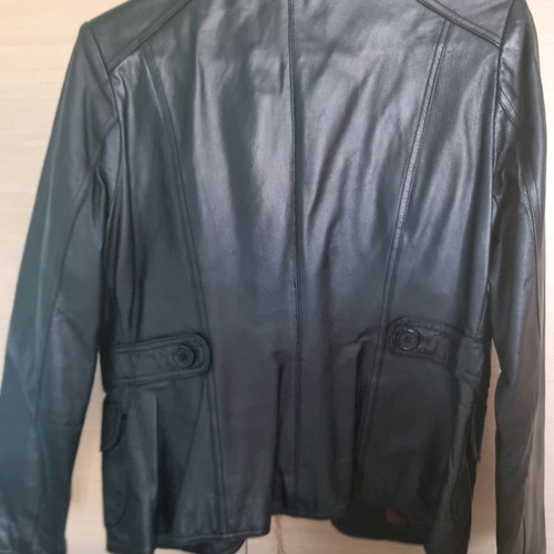 Leather jackets like new, pack of 3 women's