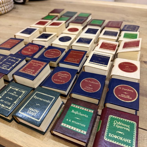 Deagostini small library used, pack of 40 volumes