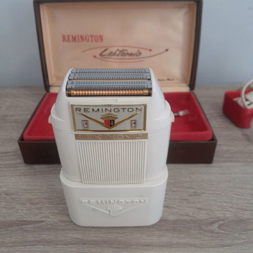 Remington electric shaver like new