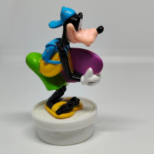 Goofy collectible figure Nestlé surfer like new