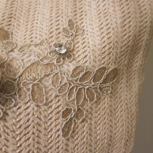 Raffia bag with machine embroidery applique new, beige