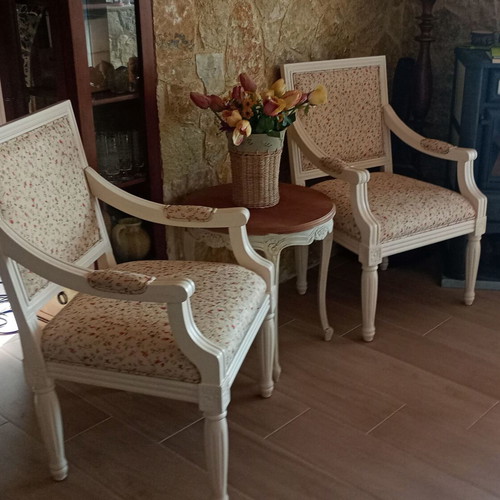 Country style solid wood armchair with floral fabric