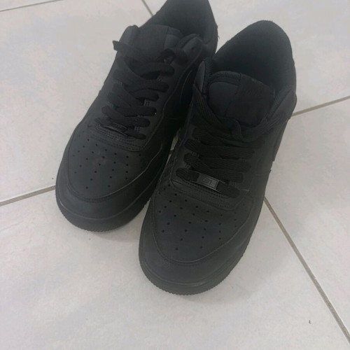Nike women's sneakers like new, black, size 41