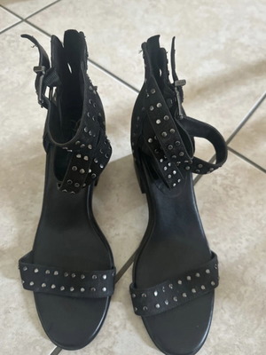 Πέδιλα Jessica Simpson μαύρα με τρουκς σαν καινούργια, μέγεθος 42