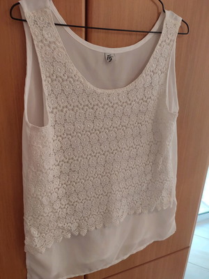 Vener Fashion blouse with lace details like new, white