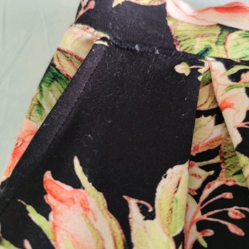 Floral midi skirt used, high-waisted with pockets, size XS