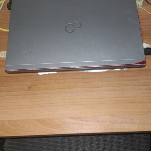 Fujitsu Lifebook E734 13.3" laptop like new, 8GB RAM, 297GB storage